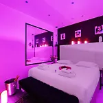 Intimate Flat W A C & Jacuzzi - 2Br 6P Montmartre