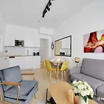 Intimate Flat W A C & Jacuzzi - 2Br 6P Montmartre