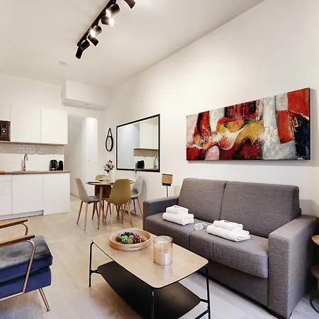 Intimate Flat W A C & Jacuzzi - 2br 6p Montmartre * Paris