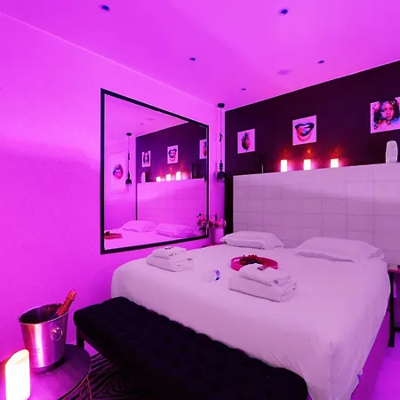 Intimate Flat W A C & Jacuzzi - 2br 6p Montmartre Paris