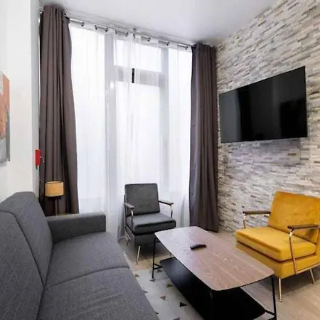 Apartment Intimate Flat W A C & Jacuzzi - 2br 6p Montmartre *