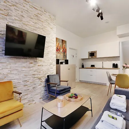 Apartment Intimate Flat W A C & Jacuzzi - 2br 6p Montmartre