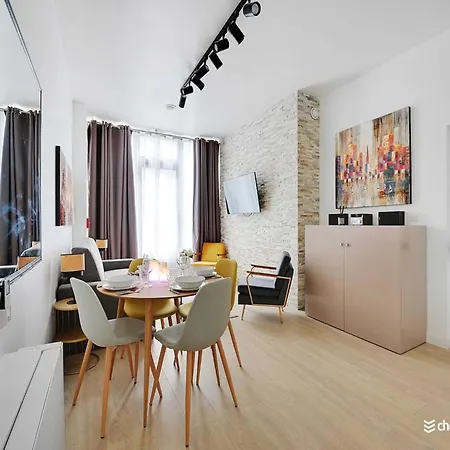 Intimate Flat W A C & Jacuzzi - 2br 6p Montmartre * Paris